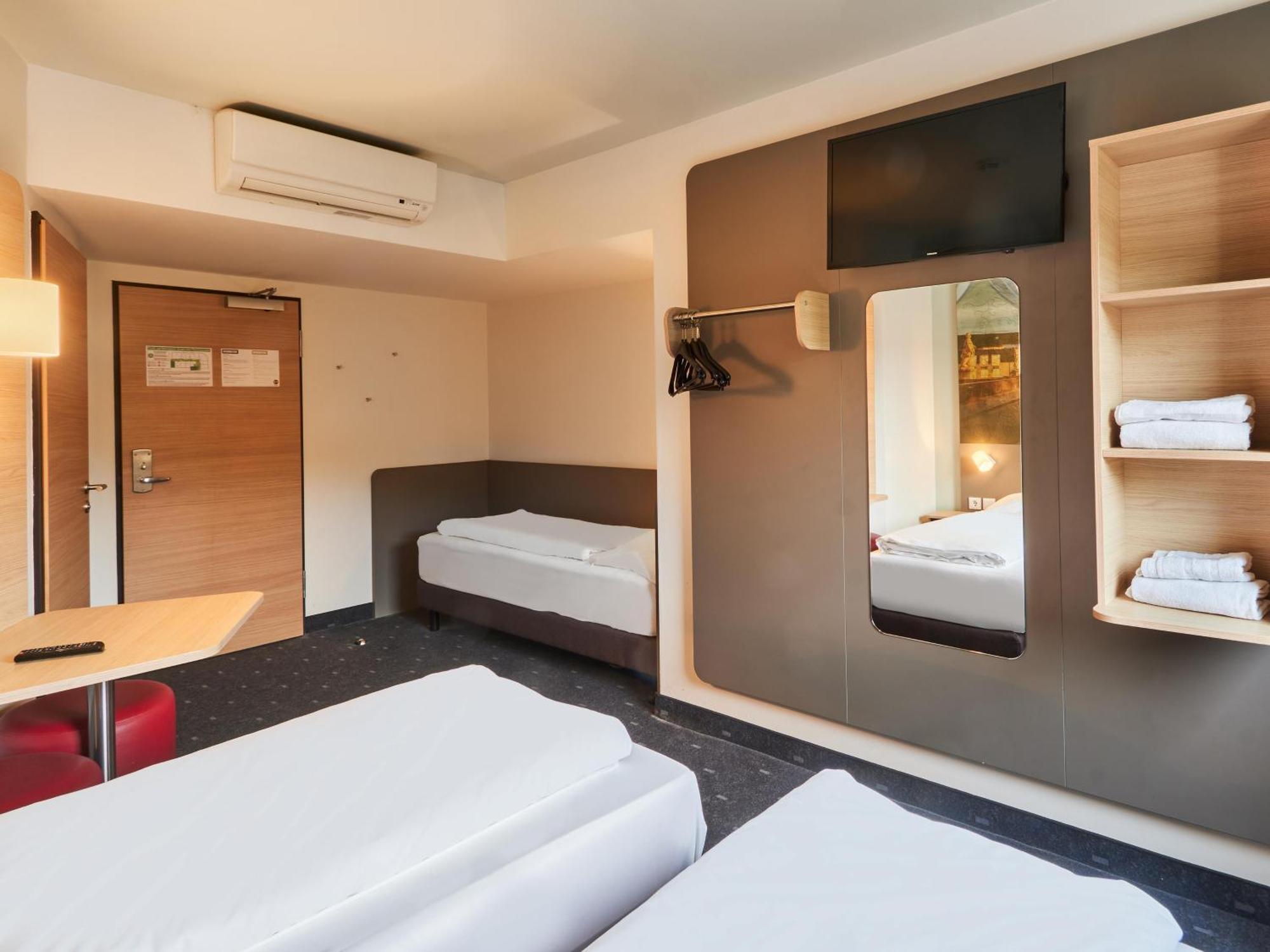 B&B Hotel Wuerzburg-City Екстер'єр фото